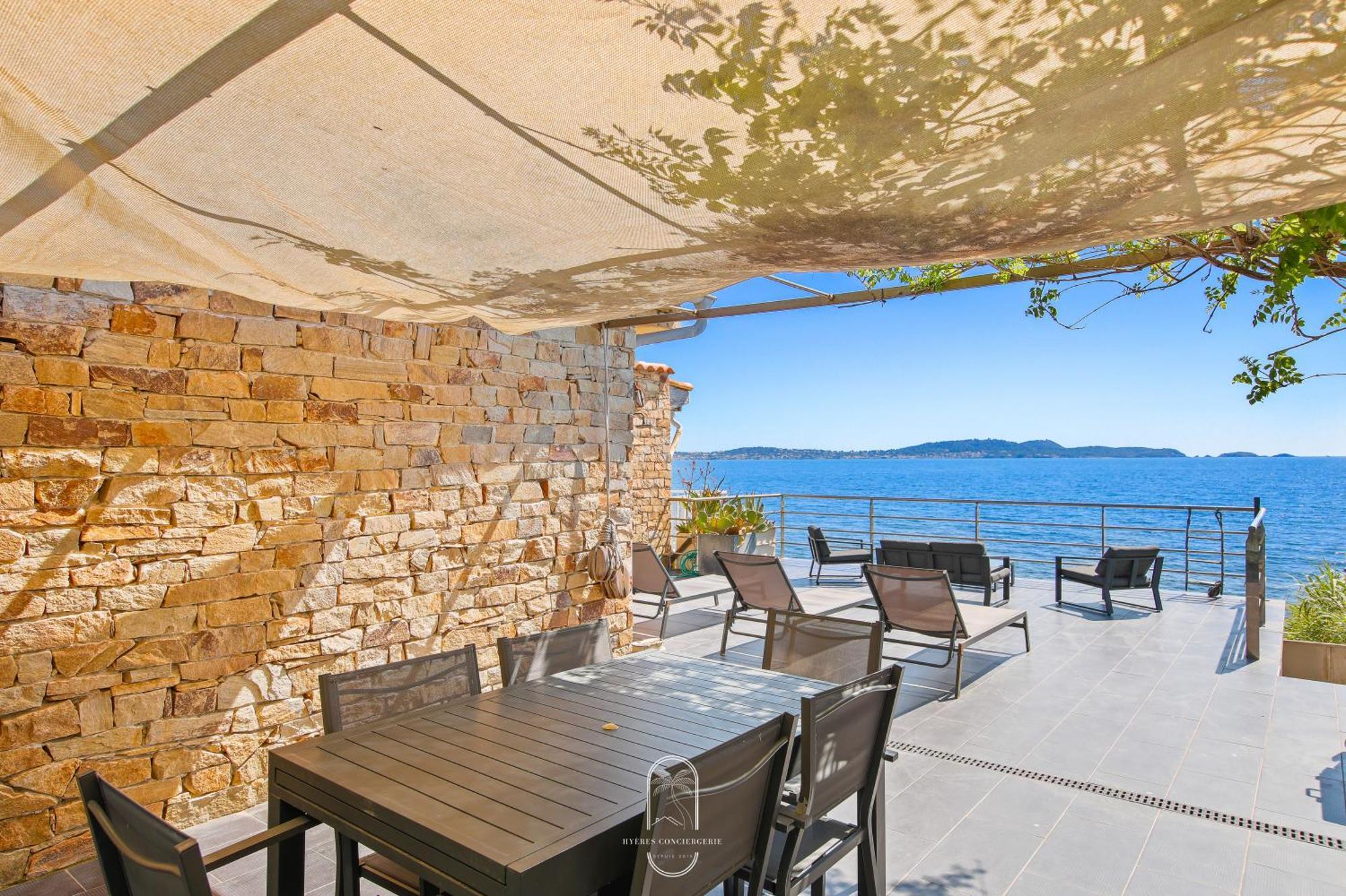 Maison Sur L'Eau-Hyeres-Almanarre-Parkings Clim Wifi By Hc Exterior photo